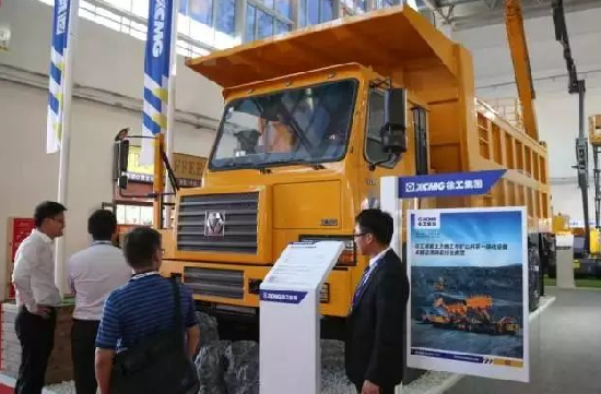 Camión pesado “King Kong de mina” de XCMG llama toda la atención en Beijing BICES