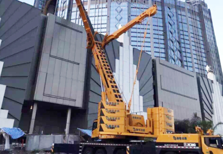 La Nueva Grúa Todoterreno QAY300A de XCMG Construye el Nuevo Hito de Taipa, Macao