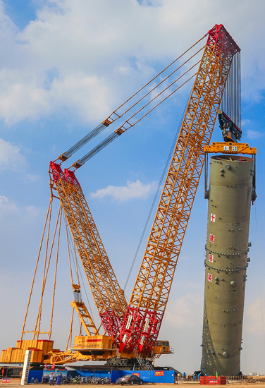 La grúa oruga de la capacidad más grande en el mundo lucha otra vez en el proyecto de cabón de Shenhua Ningxia – equipo de la primera elección de la elevación integrada de ultra-alta elevación, gran esfuerzo de torsión y gran escala.